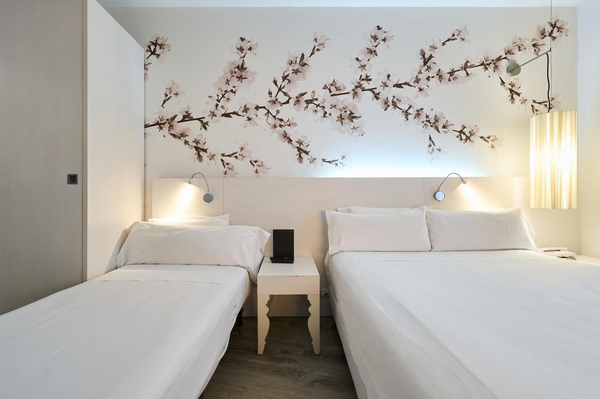 Triple Room,1603731841:JPEG